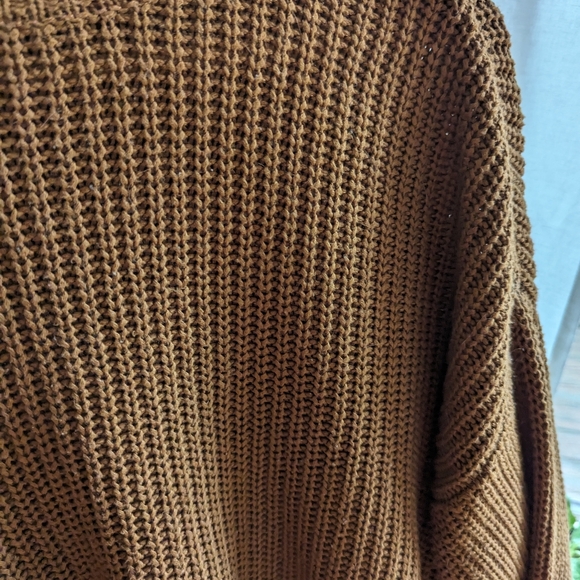 🌿 Forever 21 - Brown/tan cropped sweater - Picture 4 of 4